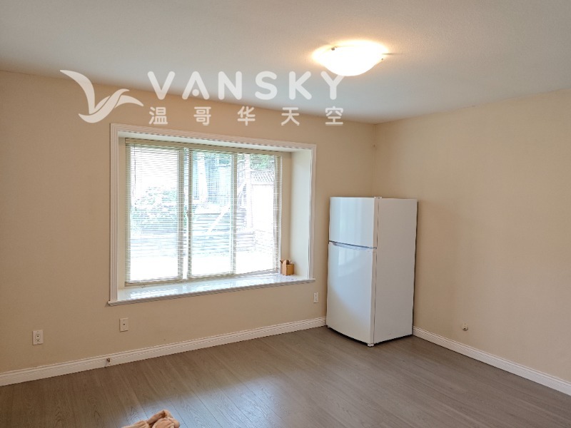 260716210031_living room.jpg